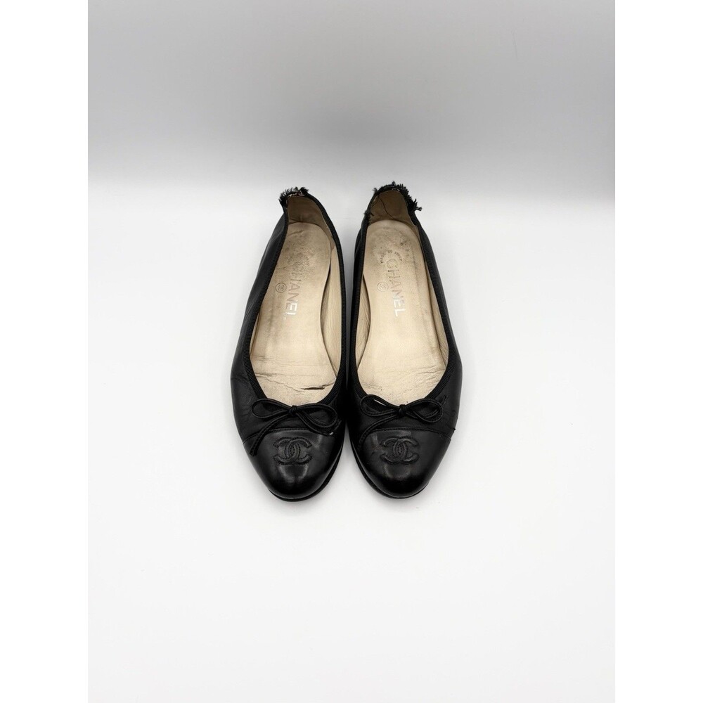 Chanel Black Leather Ballet Flats CC Logo Cap Toe Bow Accent Size EU 37.5